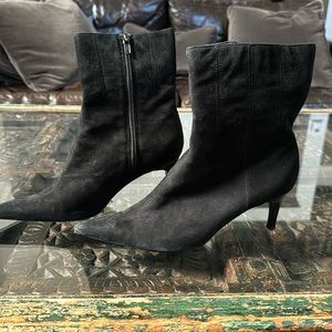 Suede black half boots